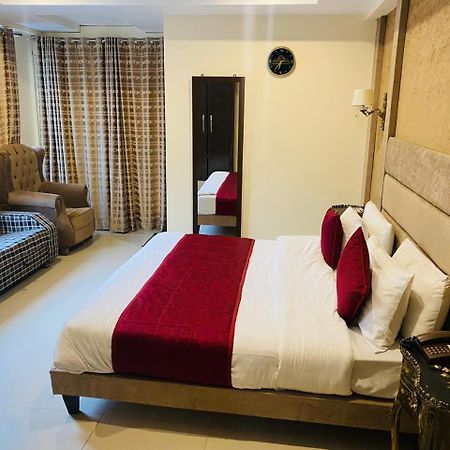 Manila Heights Hotel Naran Buitenkant foto