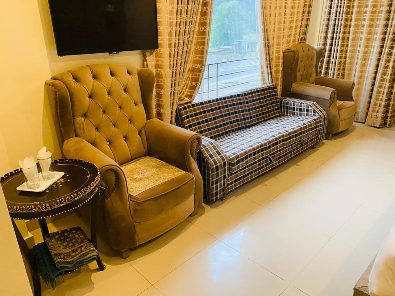 Manila Heights Hotel Naran Buitenkant foto